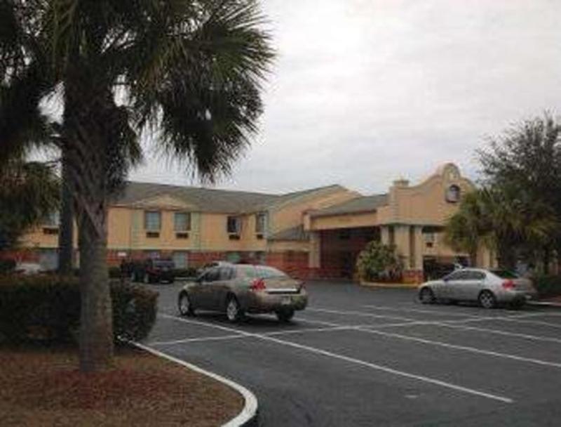 Baymont By Wyndham Hinesville Fort Stewart Area Exterior foto
